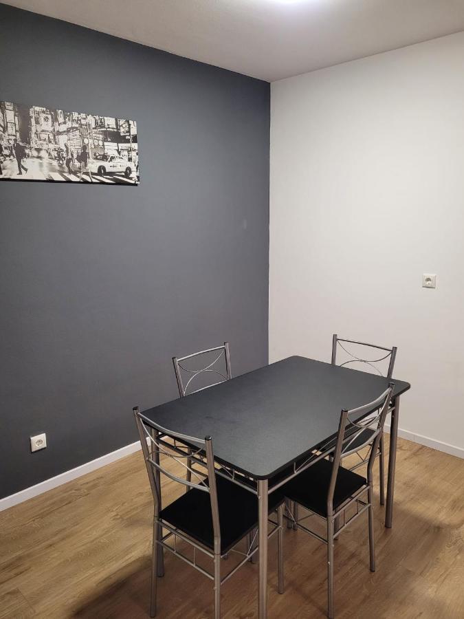 Schoene, Gemuetliche Moeblierte 2 Zi Wohnung In Rgb Regensburg Eksteriør billede
